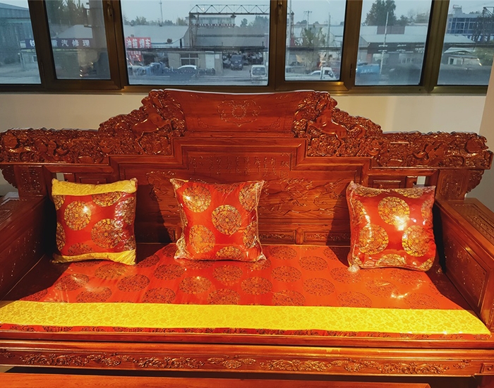 老榆木雕花沙發(fā)